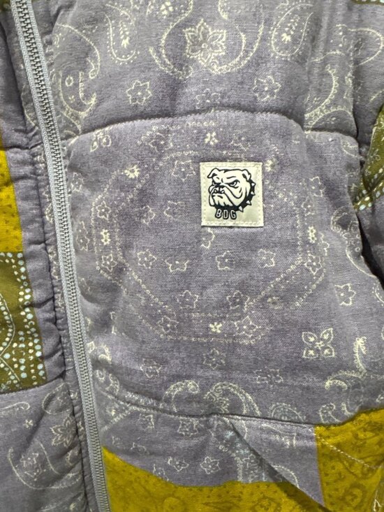 Urban Outfitters BDG Patchwork Puffer Jacket Bandana Print Multicolor Cropped Si - Picture 4 of 8